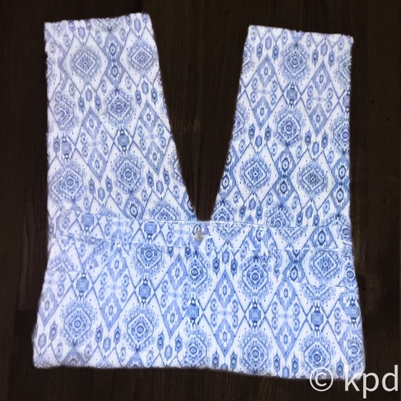 Chico’s So Slimming Girlfriend Slim Leg Crop Jeans - Picture 2 of 7